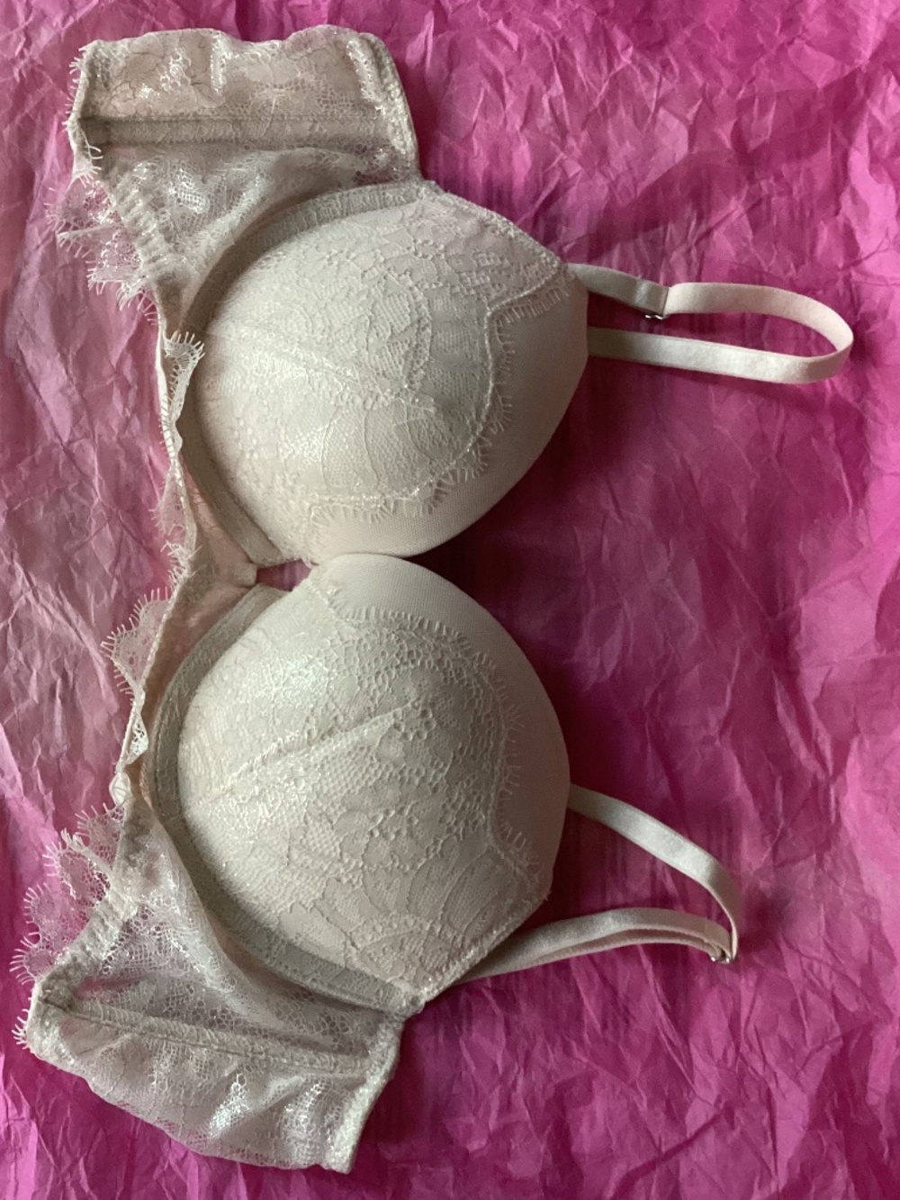 NWOT Victoria’s Secret Dream Angels Push-up Bra 34B